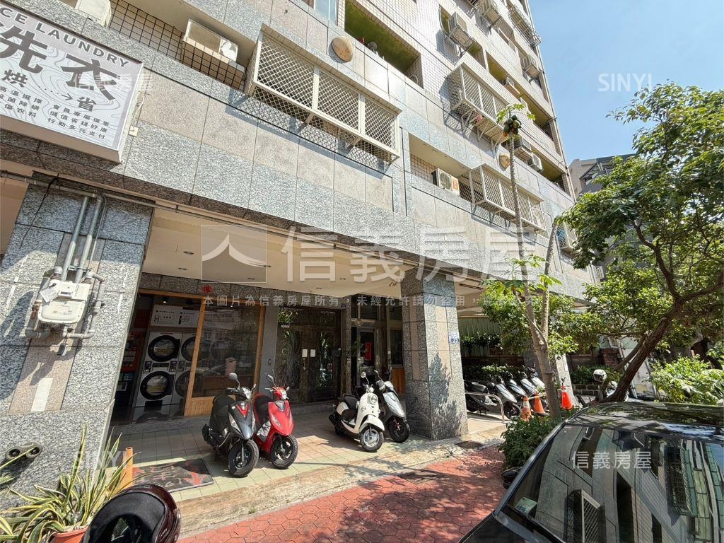 梅川東路中港新歡次頂樓房屋室內格局與周邊環境