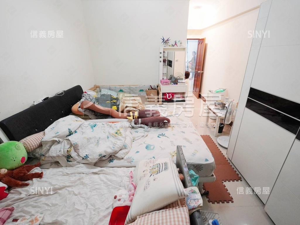 左營國中三房一室帶車位房屋室內格局與周邊環境