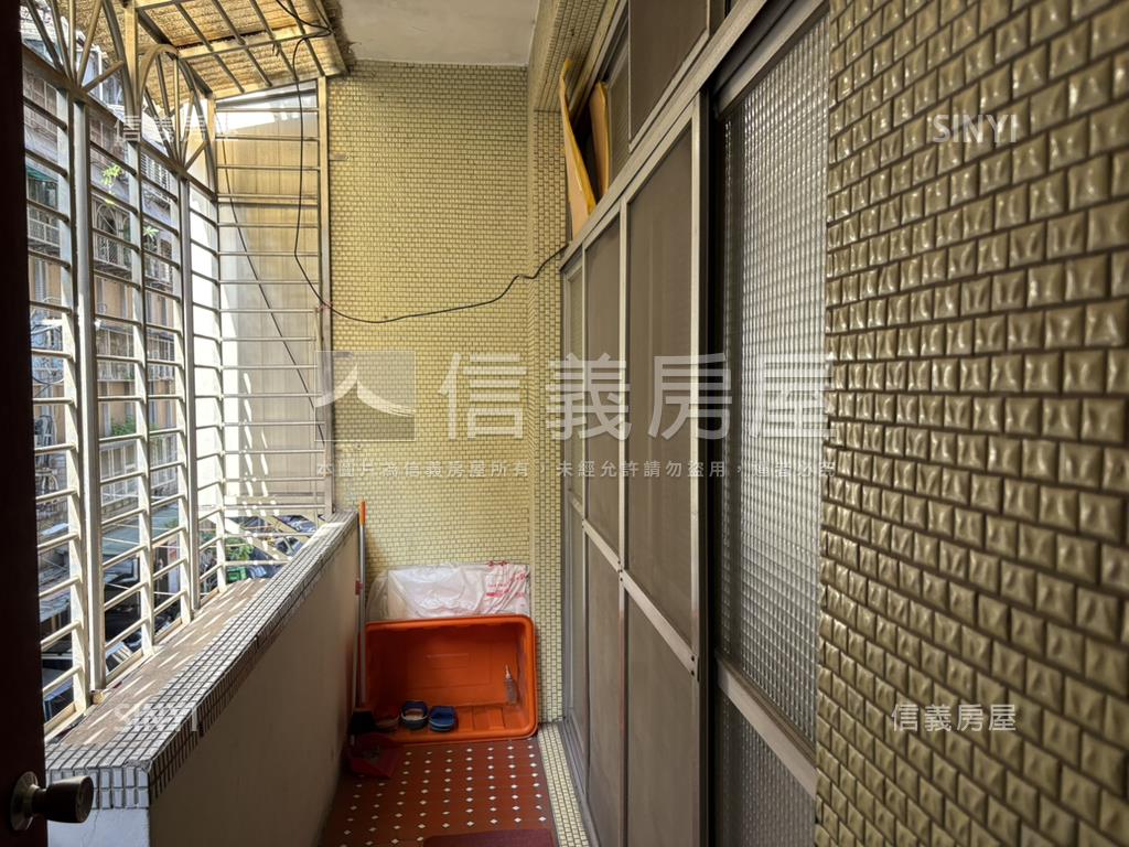 南山獨棟典雅三樓房屋室內格局與周邊環境