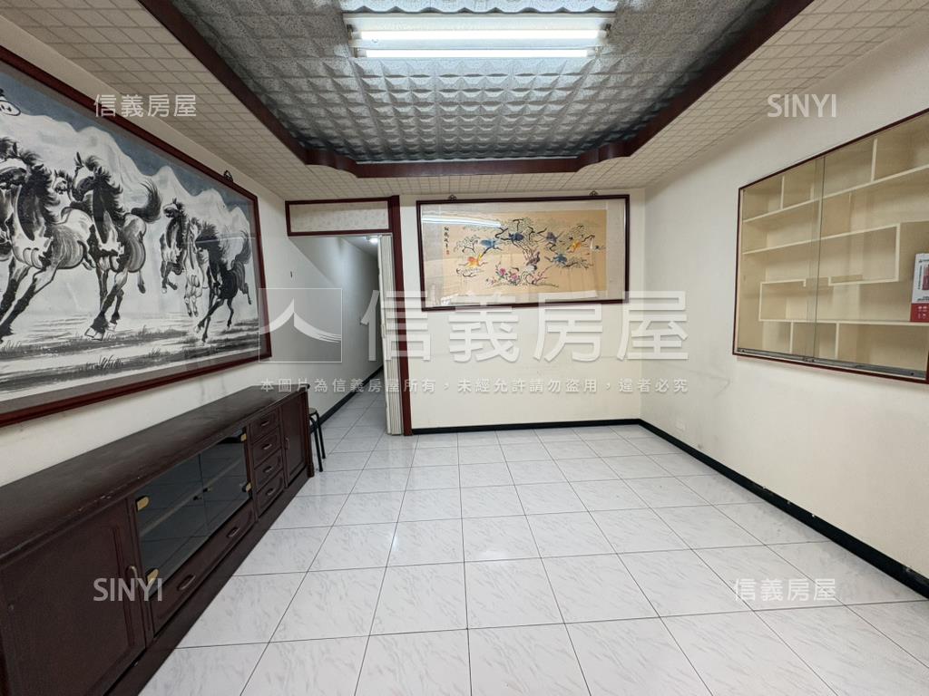 南山獨棟典雅三樓房屋室內格局與周邊環境