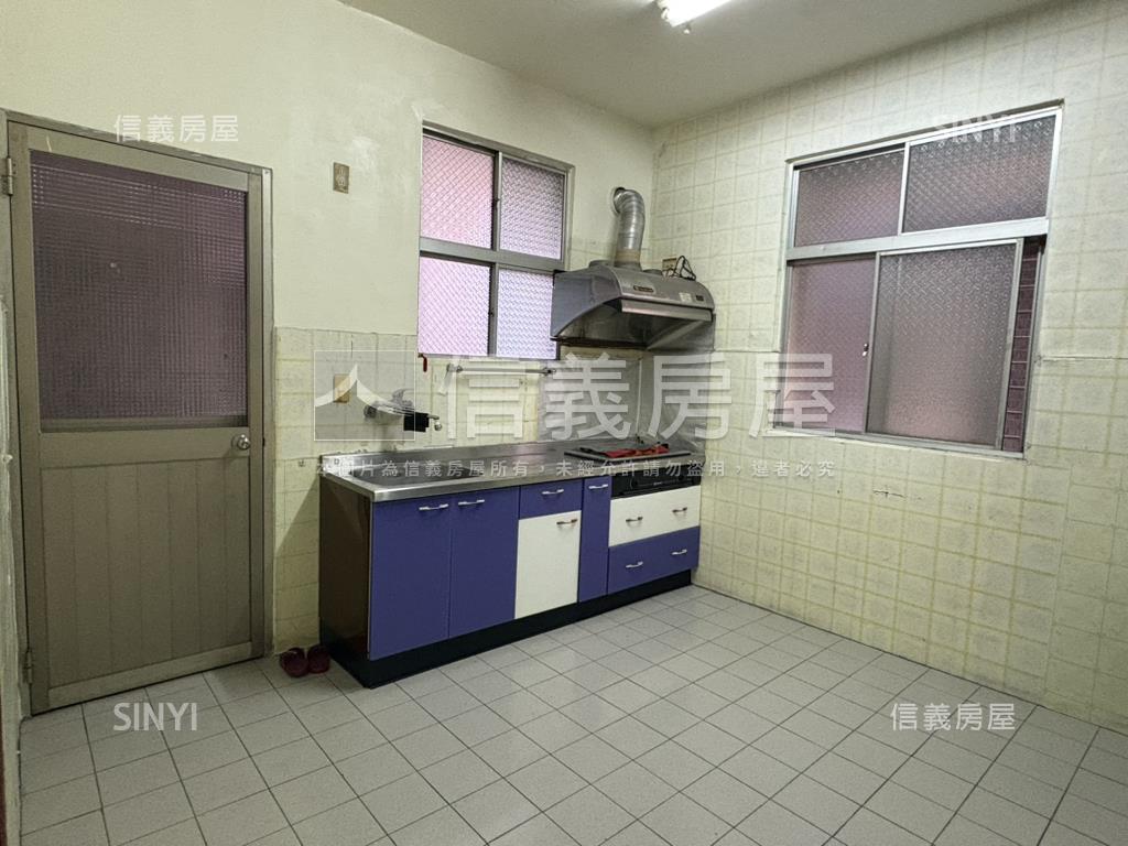 南山獨棟典雅三樓房屋室內格局與周邊環境