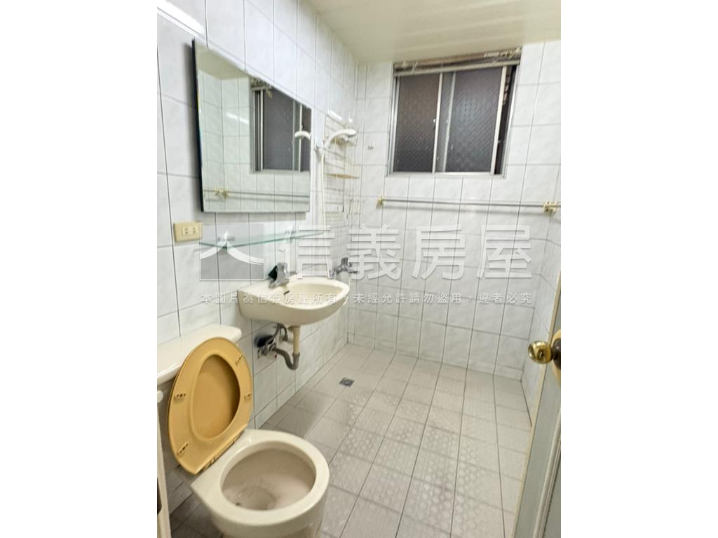 南山獨棟典雅三樓房屋室內格局與周邊環境