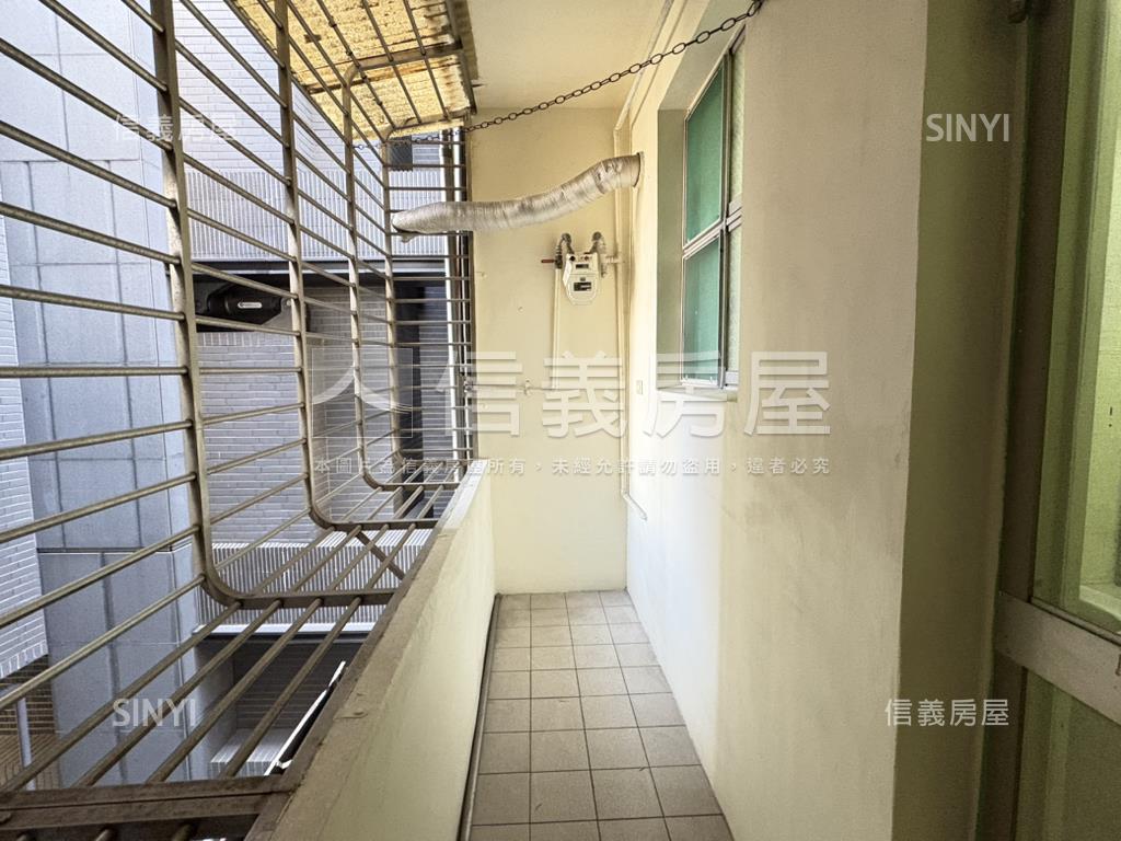 南山獨棟典雅三樓房屋室內格局與周邊環境