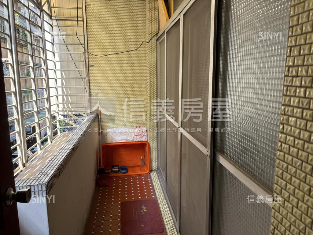 南山獨棟典雅三樓房屋室內格局與周邊環境