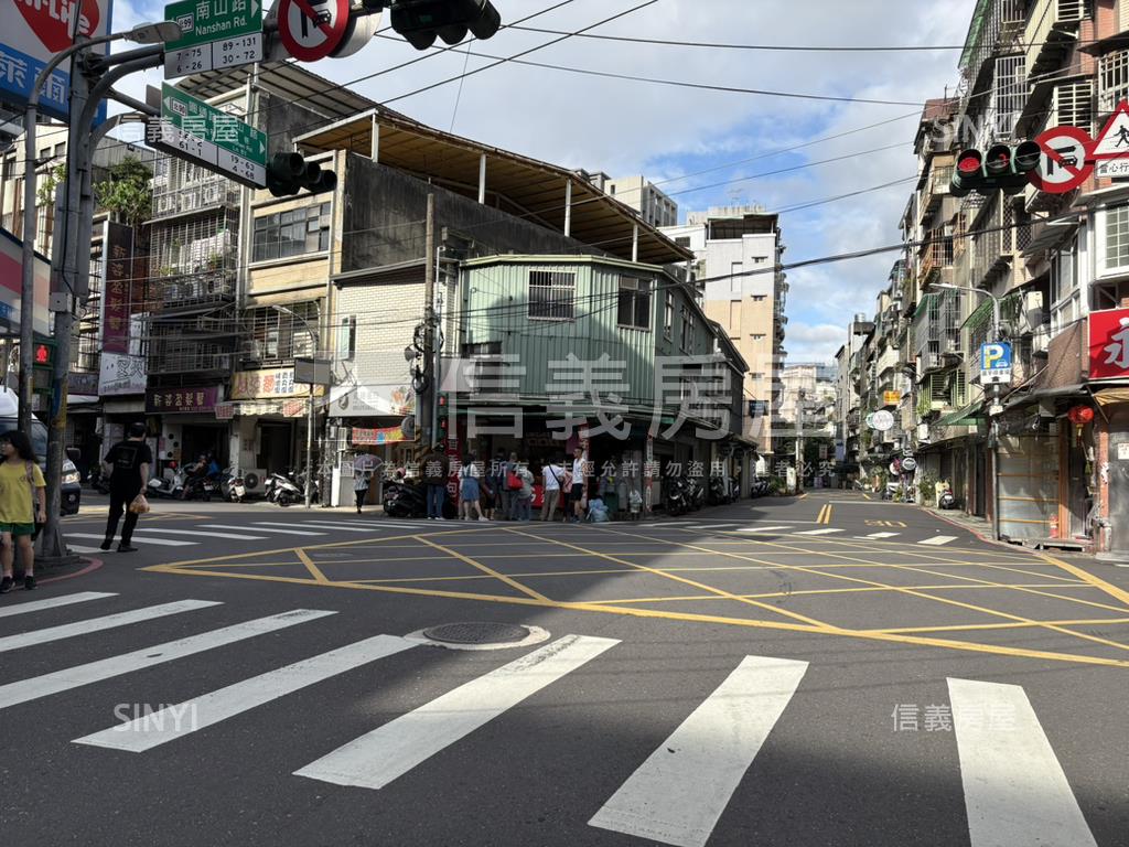 南山獨棟典雅三樓房屋室內格局與周邊環境