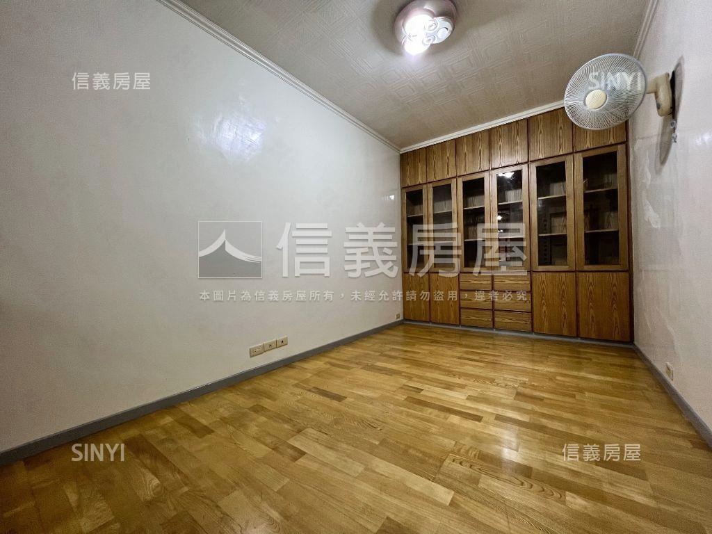 石牌商城２樓美寓房屋室內格局與周邊環境