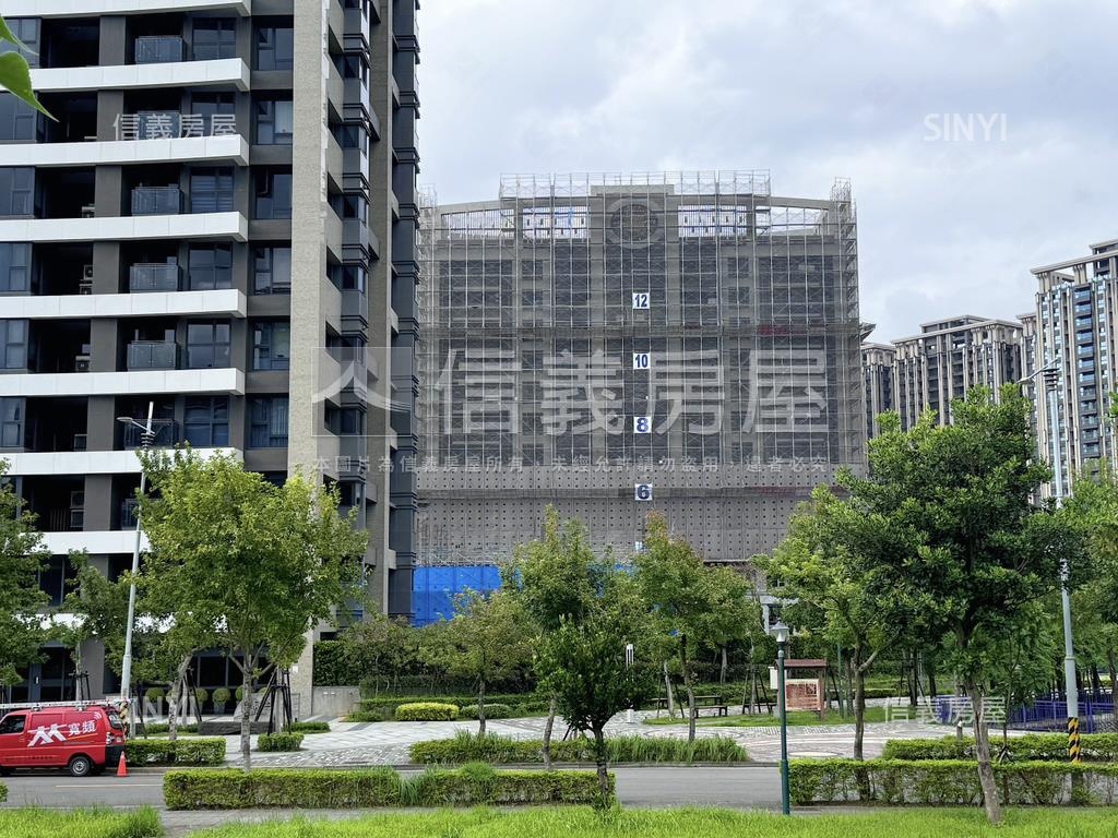 彩玉面公園無遮蔽露臺戶房屋室內格局與周邊環境