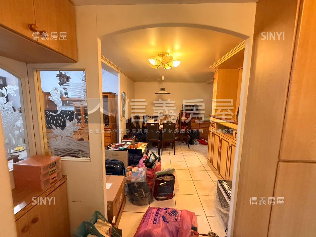 近國中小優質三樓美寓房屋室內格局與周邊環境