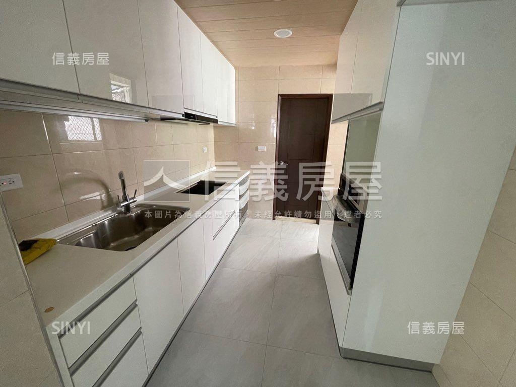 近駁二電梯採光大三房房屋室內格局與周邊環境