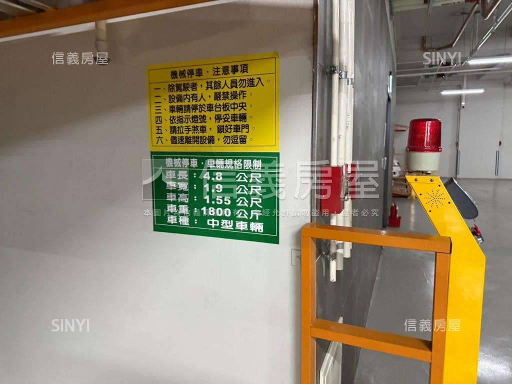 前金捷運站採光車位宅房屋室內格局與周邊環境