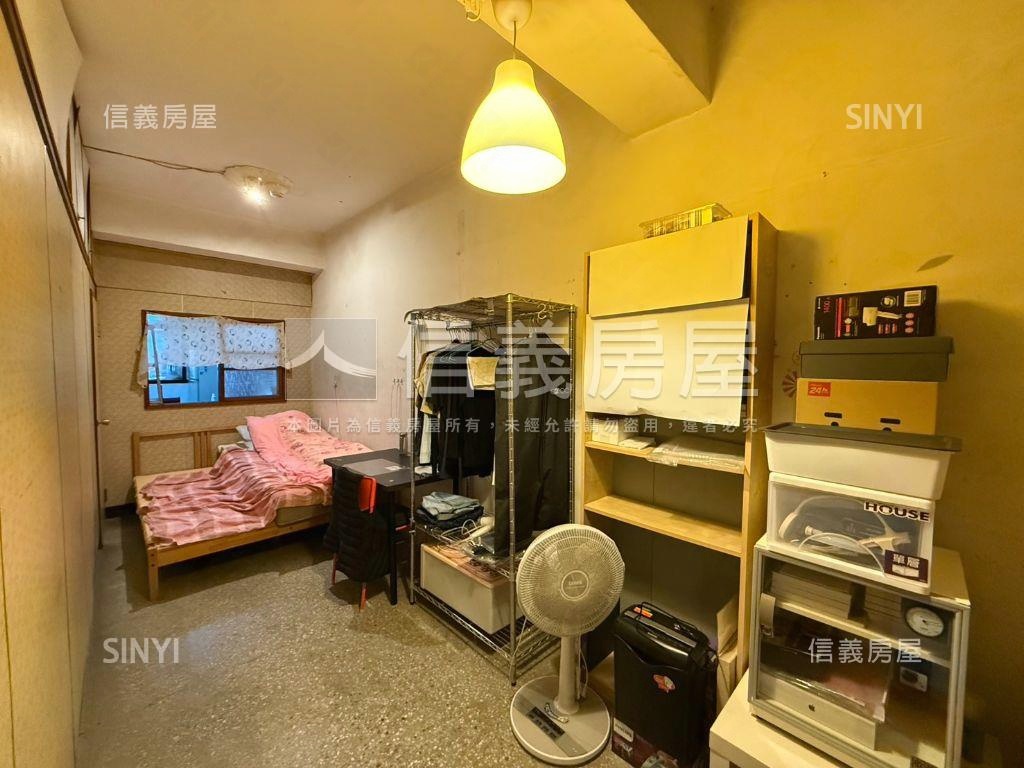 南港中研Ω公寓二樓房屋室內格局與周邊環境