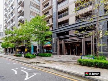 近崇德文心捷運金店面