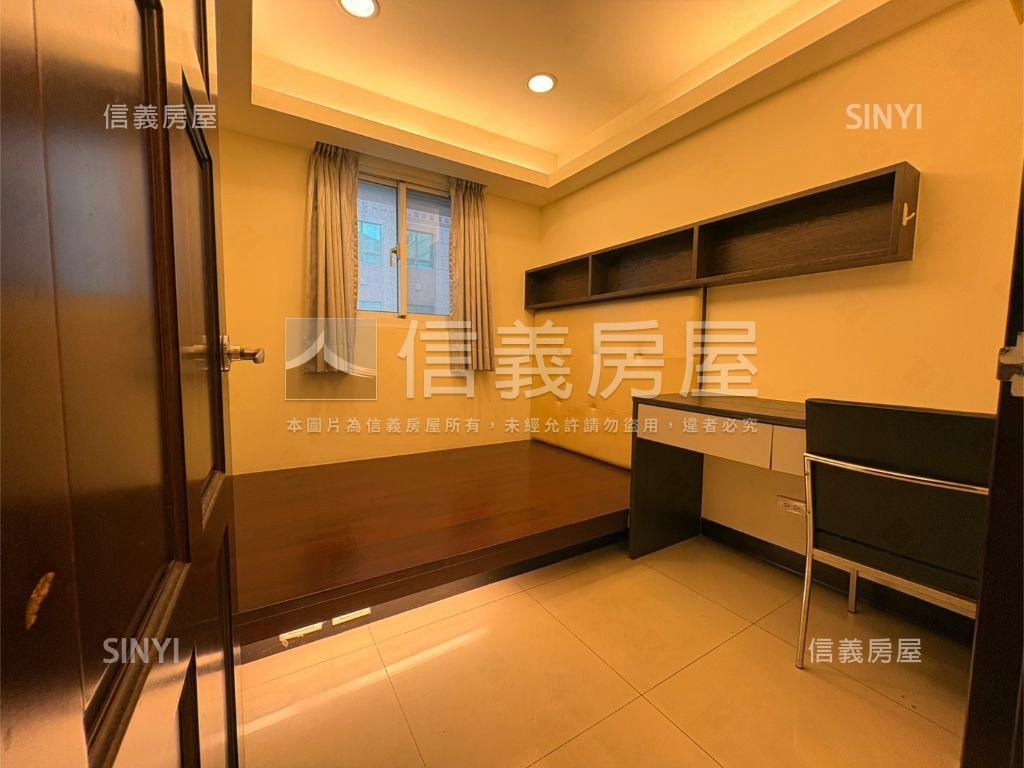 稀有雙併米蘭尊邸近捷運站房屋室內格局與周邊環境