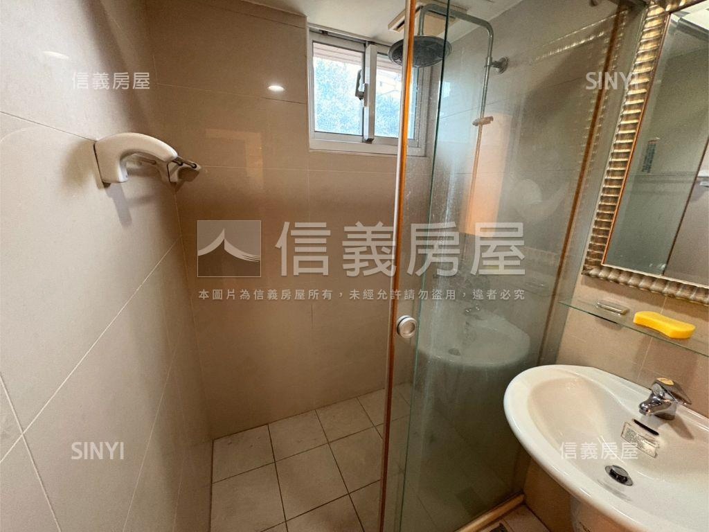 稀有雙併米蘭尊邸近捷運站房屋室內格局與周邊環境