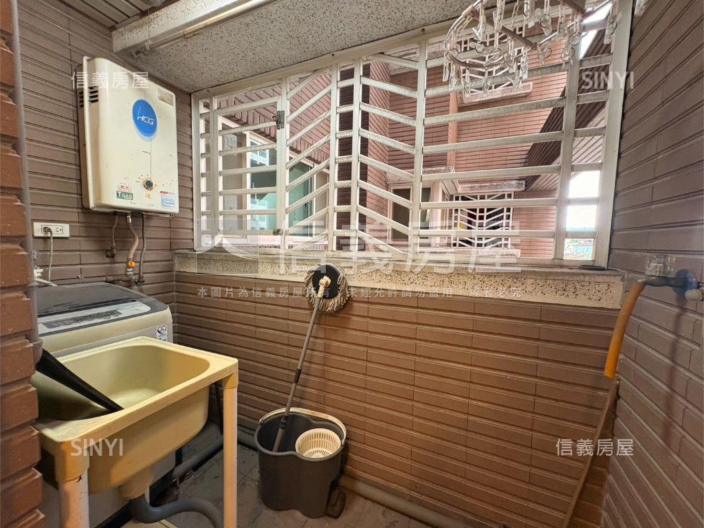 稀有雙併米蘭尊邸近捷運站房屋室內格局與周邊環境