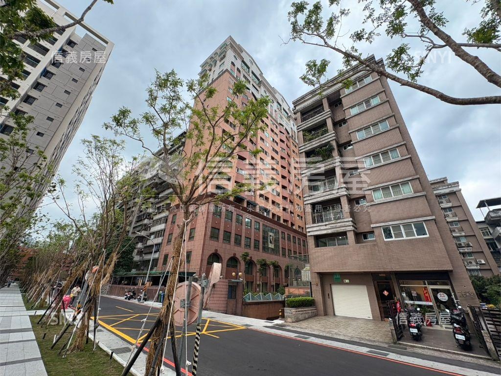 稀有雙併米蘭尊邸近捷運站房屋室內格局與周邊環境