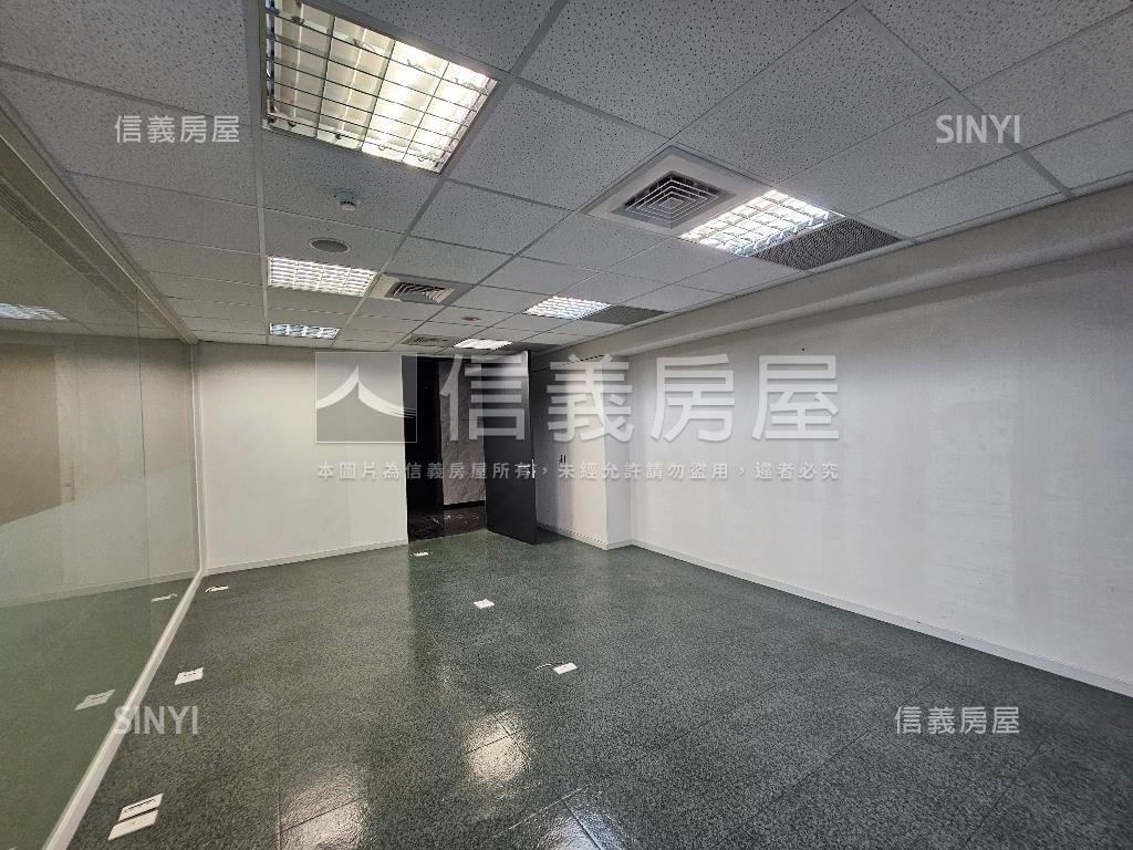 德孚瑞光１３８坪邊間店面房屋室內格局與周邊環境