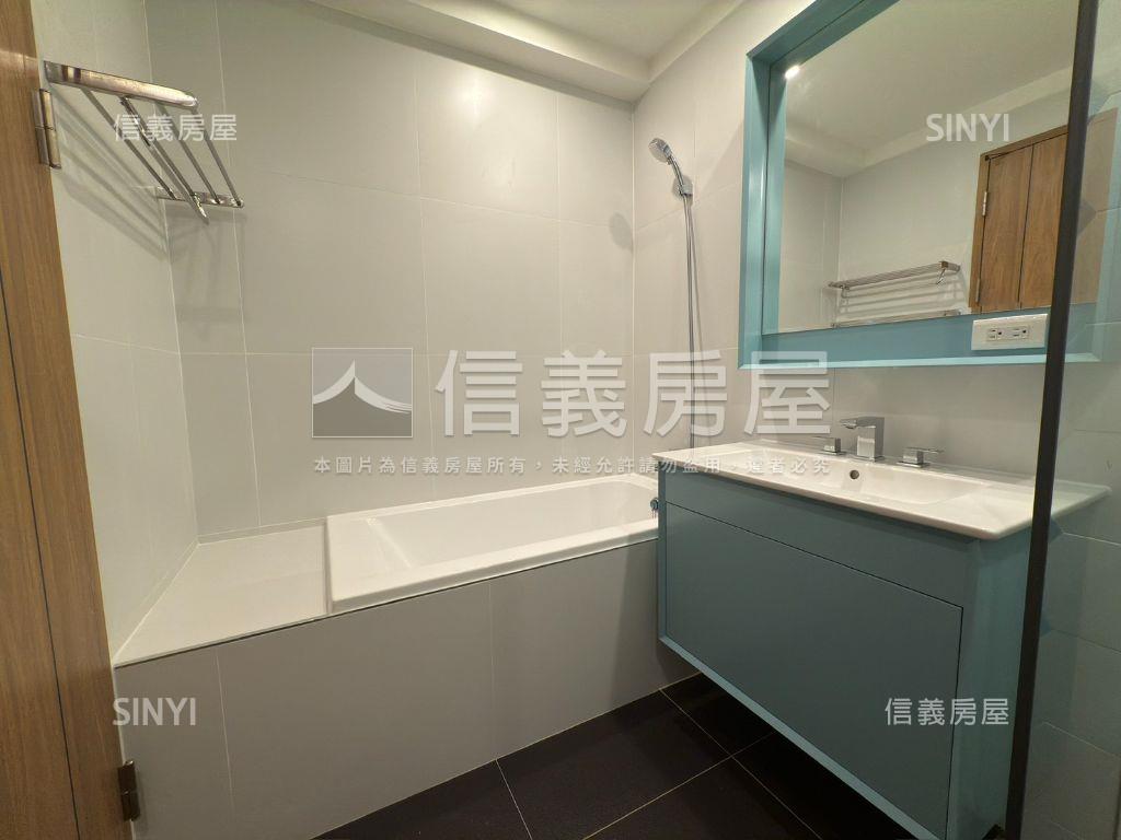 京城新世界三房平車房屋室內格局與周邊環境