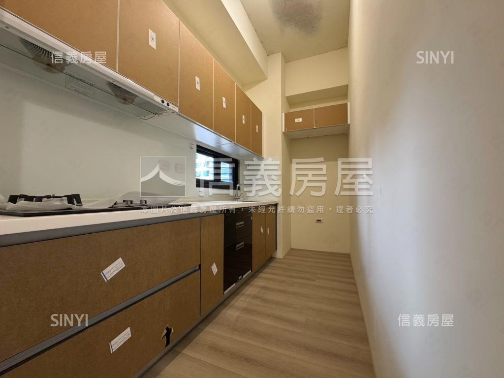 有謙４１期採光三房車位房屋室內格局與周邊環境