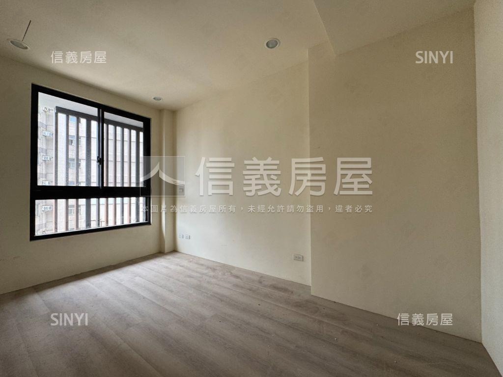 有謙４１期採光三房車位房屋室內格局與周邊環境