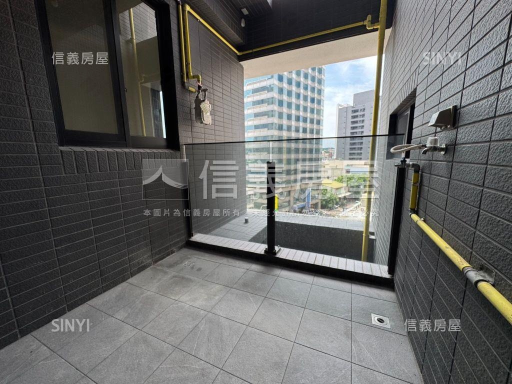 有謙４１期採光三房車位房屋室內格局與周邊環境