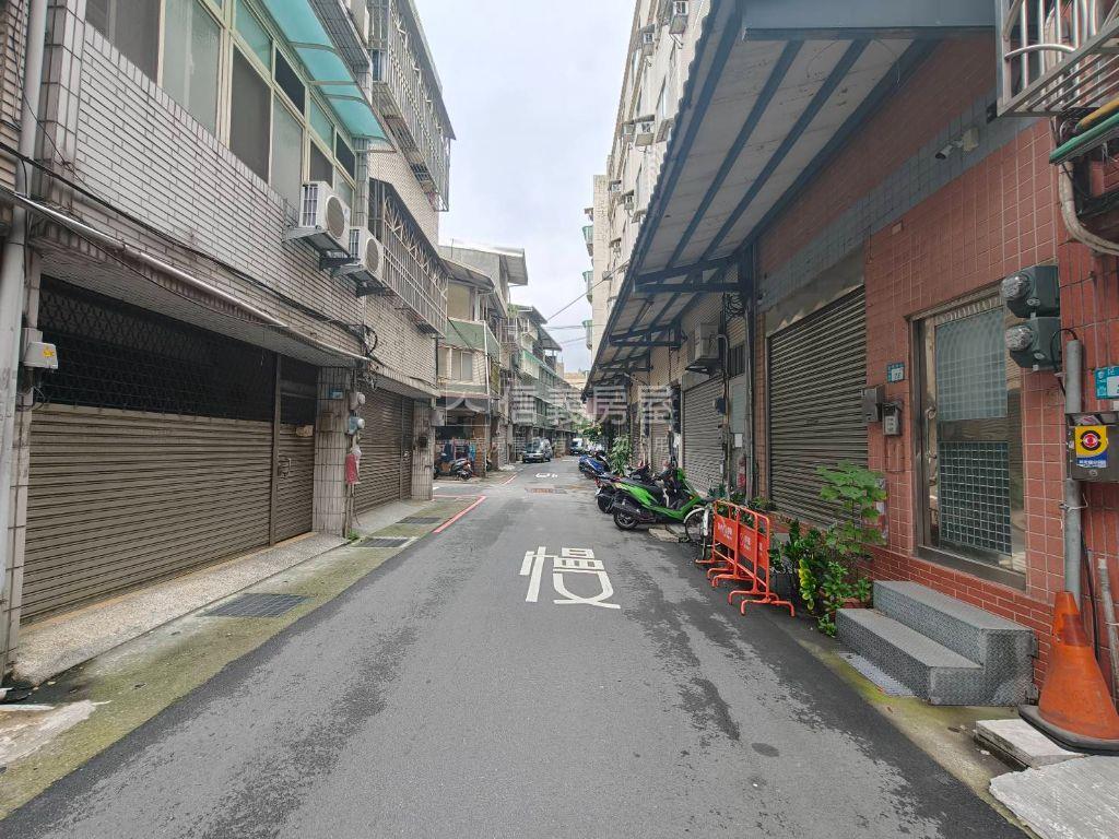 雙面通達◆聚金透店房屋室內格局與周邊環境