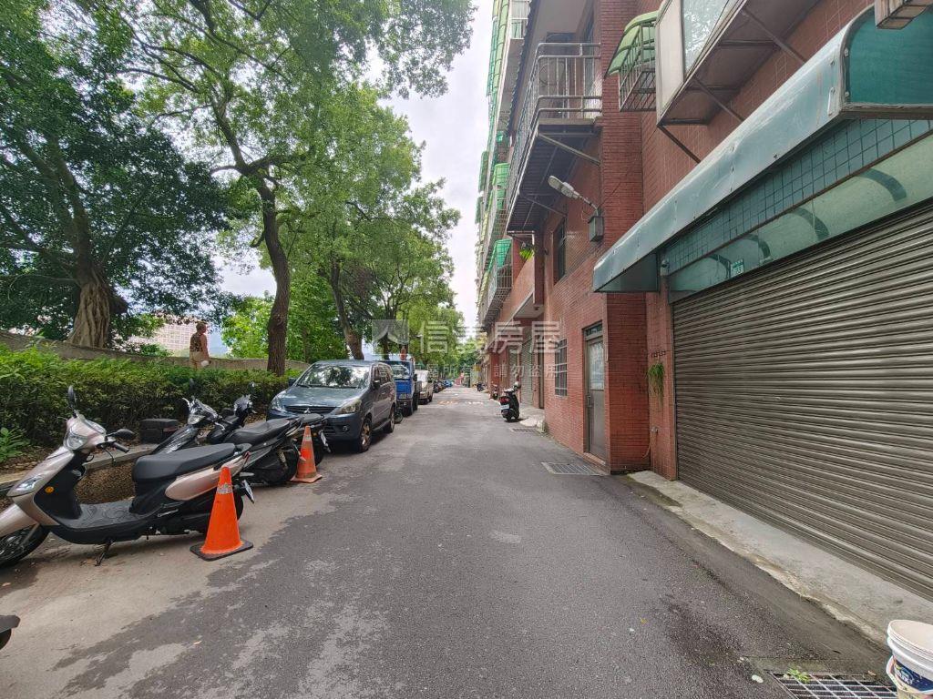 雙面通達◆聚金透店房屋室內格局與周邊環境
