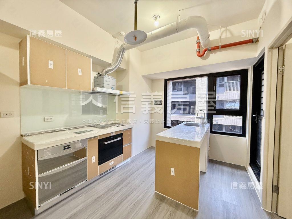 站前新銳３房Ｂ２車位房屋室內格局與周邊環境