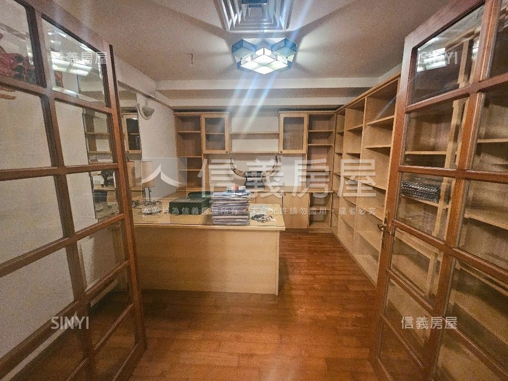 士東１樓大空間漂亮美宅房屋室內格局與周邊環境