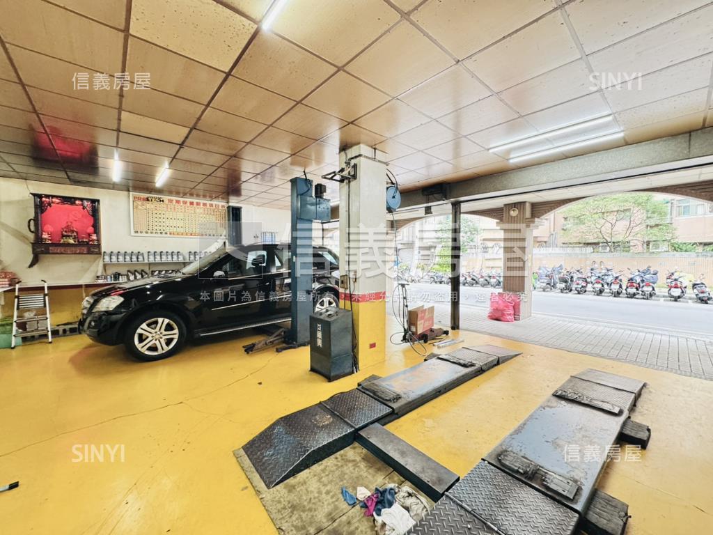 稀有大面寬金鑽店面房屋室內格局與周邊環境