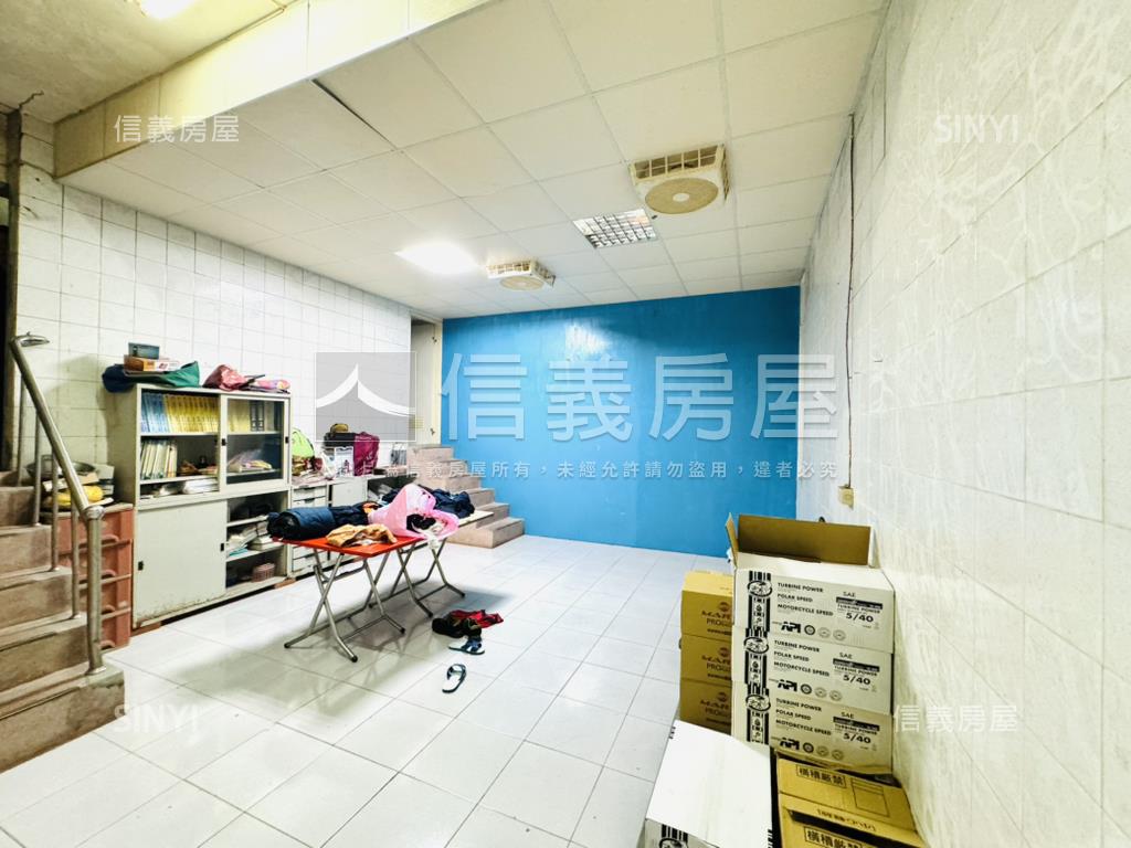 稀有大面寬金鑽店面房屋室內格局與周邊環境