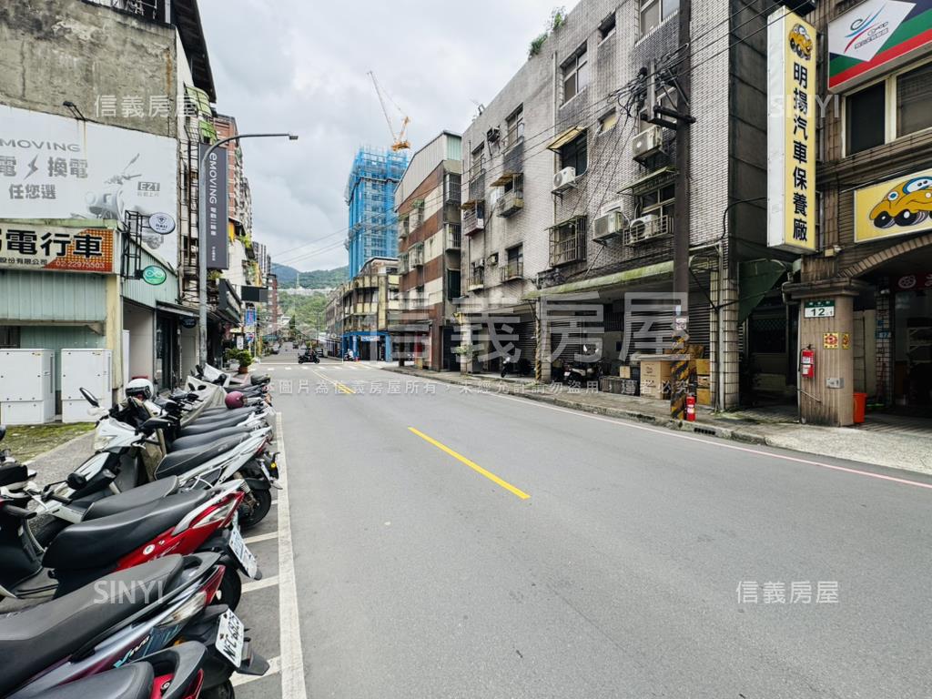 稀有大面寬金鑽店面房屋室內格局與周邊環境
