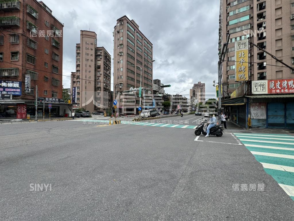 稀有大面寬金鑽店面房屋室內格局與周邊環境