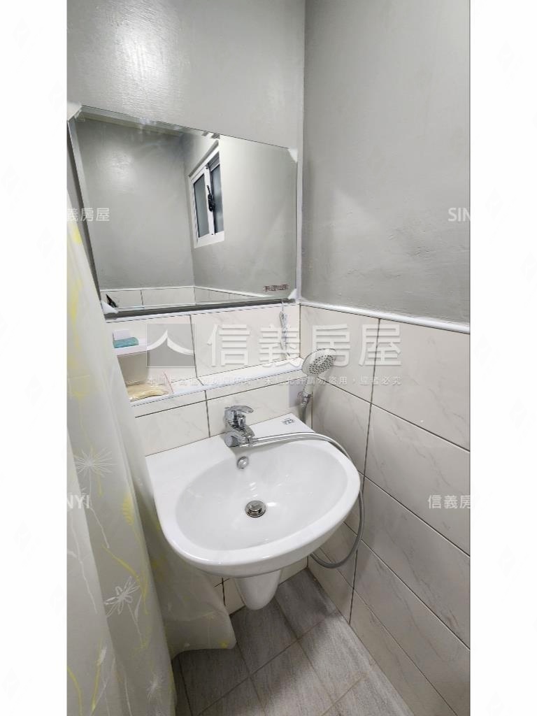 近永華海安商圈老街角窗店房屋室內格局與周邊環境