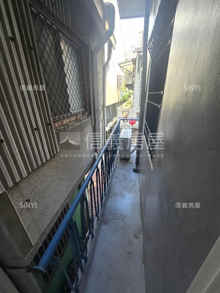 近永華海安商圈老街角窗店房屋室內格局與周邊環境