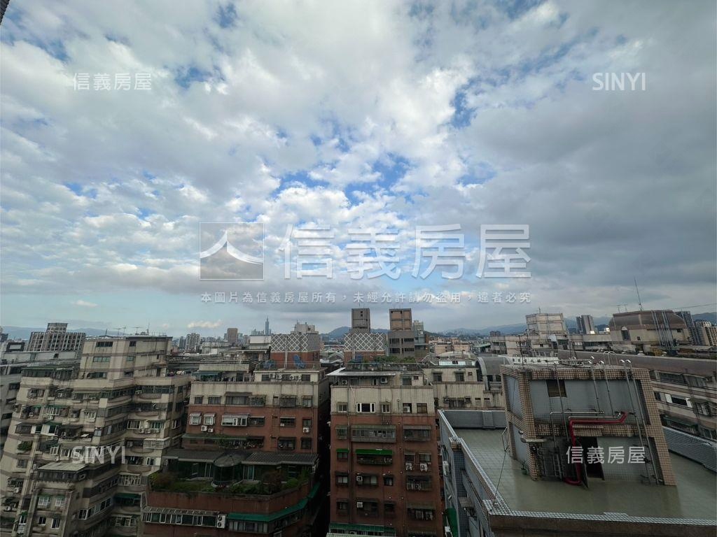 誠意出售高樓電梯房屋室內格局與周邊環境