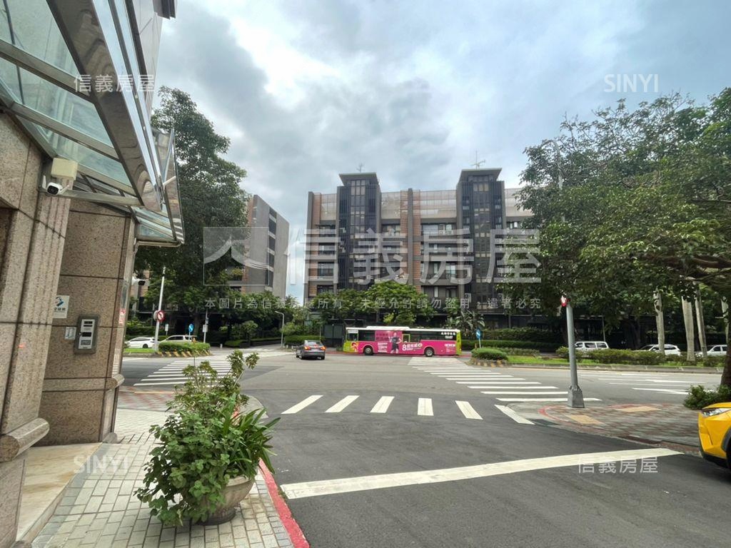 民生麗都機械車位２房屋室內格局與周邊環境