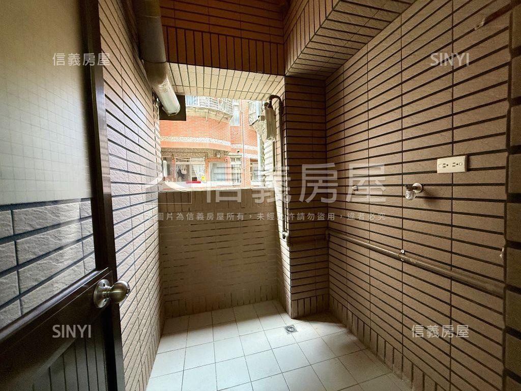 台北寧靜二期採光２房房屋室內格局與周邊環境