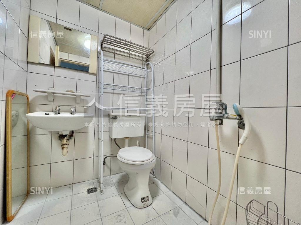 中國醫置產電梯三房房屋室內格局與周邊環境