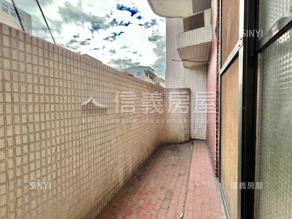 中國醫置產電梯三房房屋室內格局與周邊環境