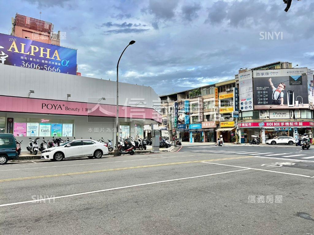 中國醫置產電梯三房房屋室內格局與周邊環境