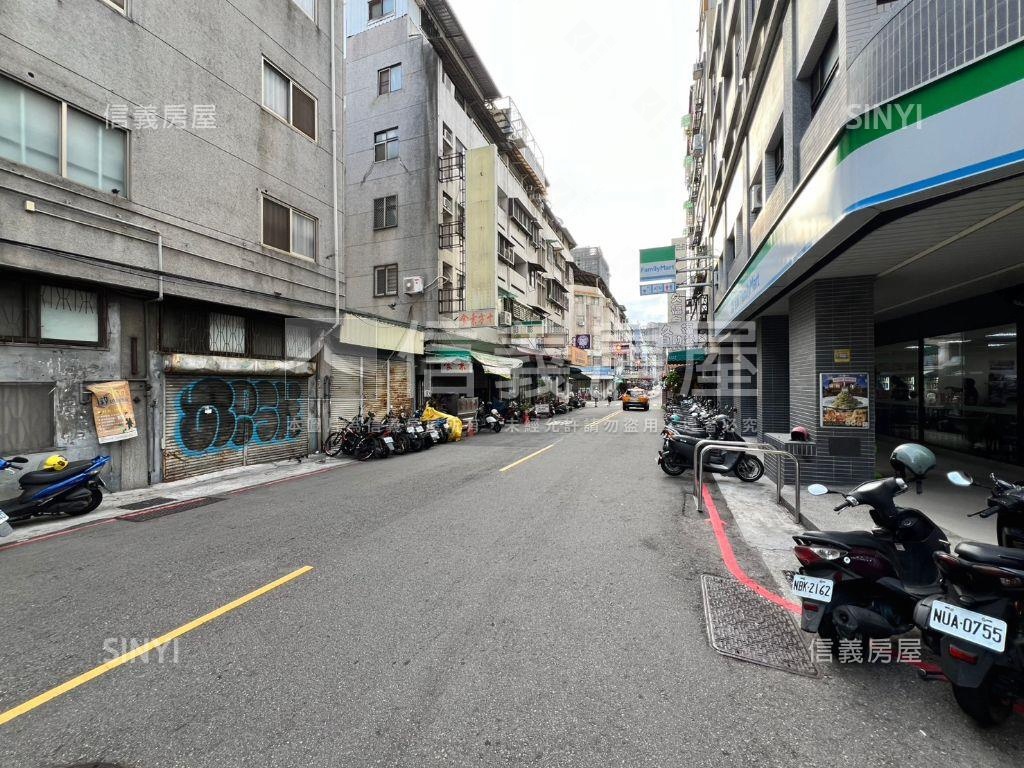 中國醫置產電梯三房房屋室內格局與周邊環境