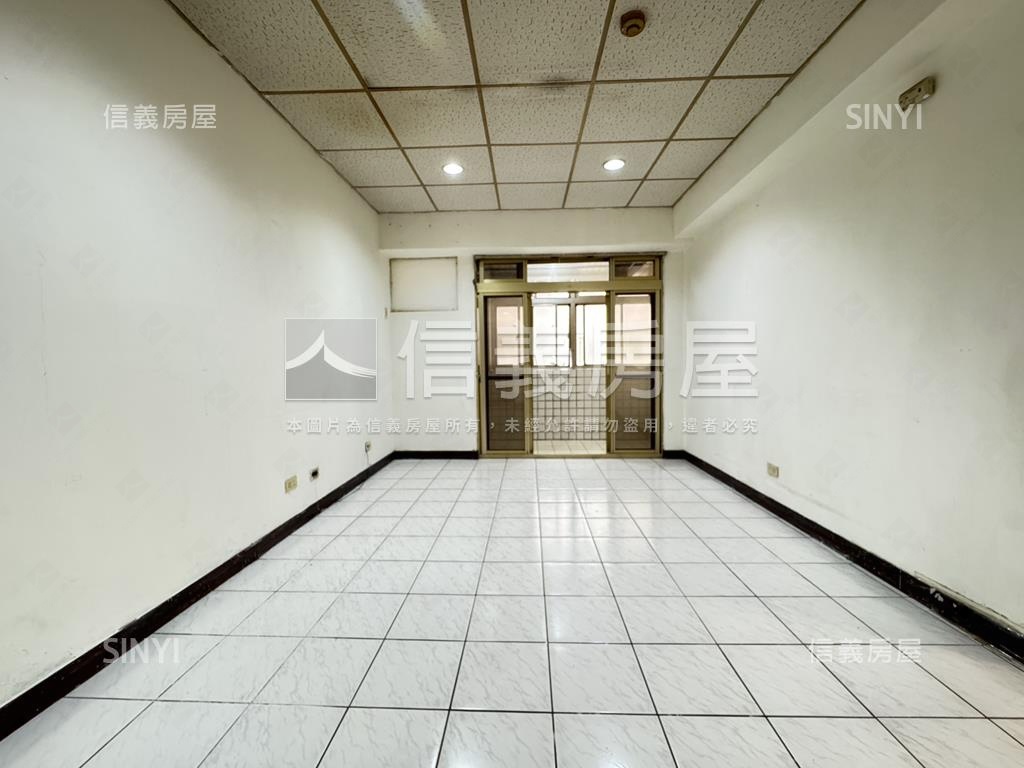 小天地舒適兩房有車位房屋室內格局與周邊環境