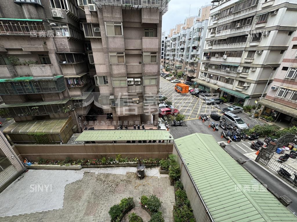小天地舒適兩房有車位房屋室內格局與周邊環境