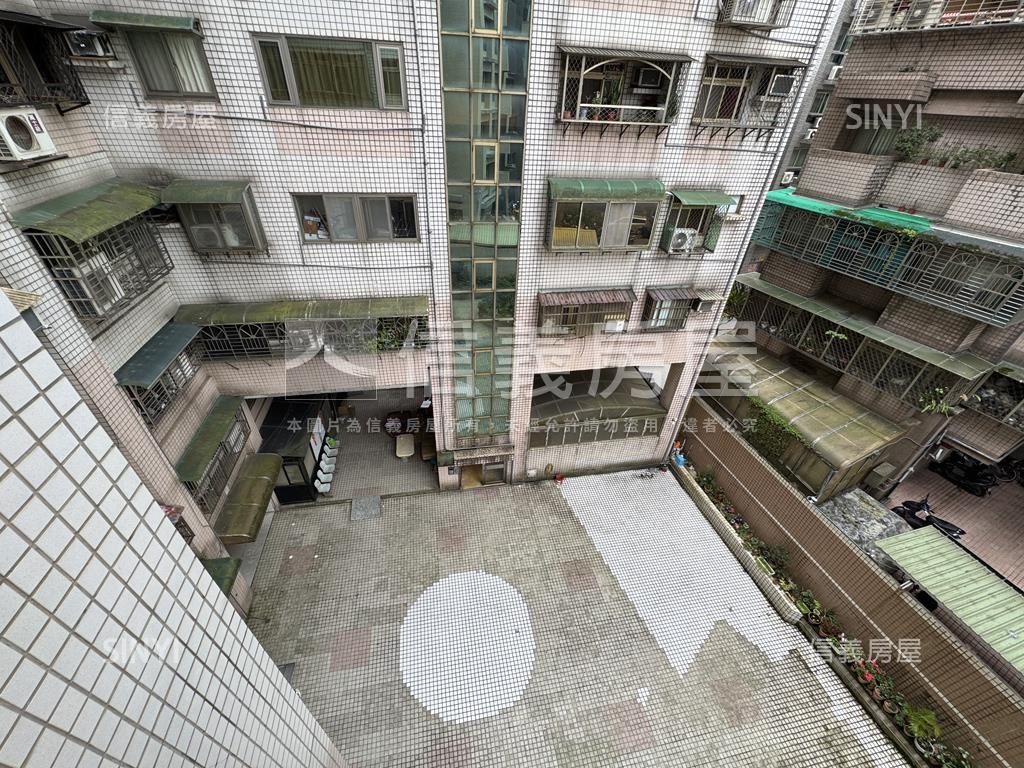 小天地舒適兩房有車位房屋室內格局與周邊環境