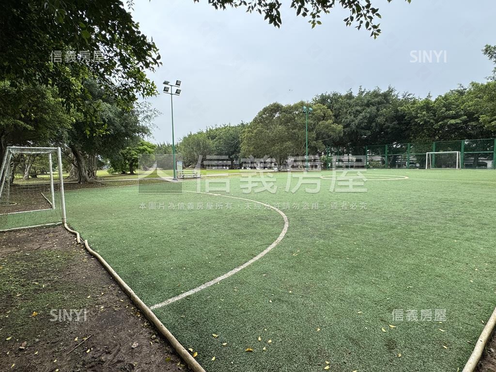 小天地舒適兩房有車位房屋室內格局與周邊環境