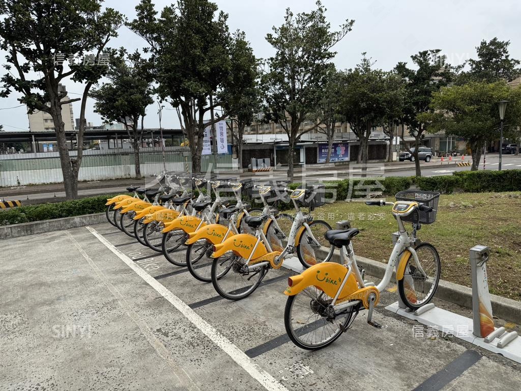 小天地舒適兩房有車位房屋室內格局與周邊環境