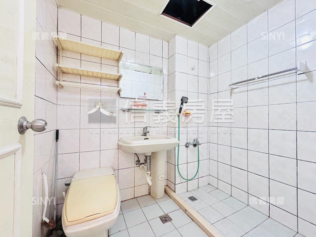 藝文次頂樓景觀佳三房房屋室內格局與周邊環境