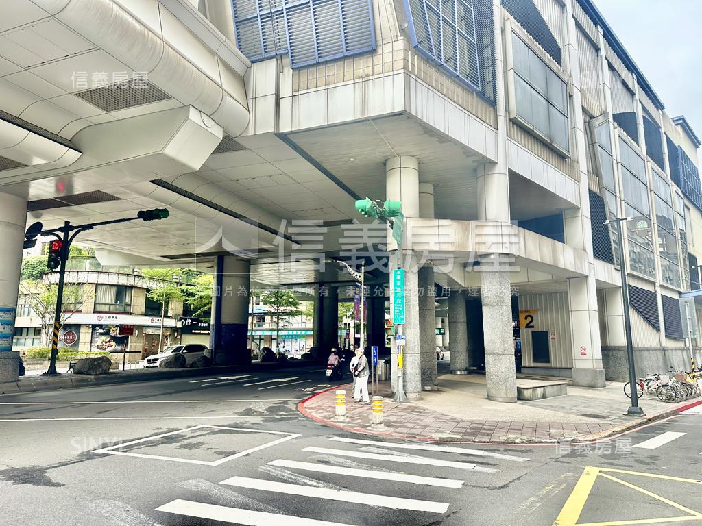 葫洲捷運財源廣進店面房屋室內格局與周邊環境