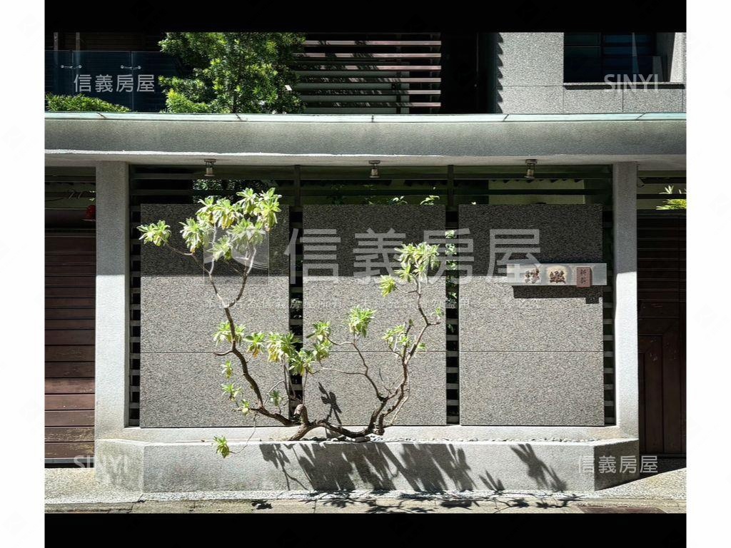 市府捷運兩房車位信義璞緻房屋室內格局與周邊環境